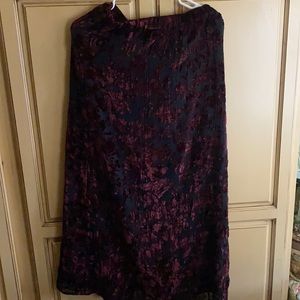 Very pretty burgundy cut velvet skirt by Chico’s